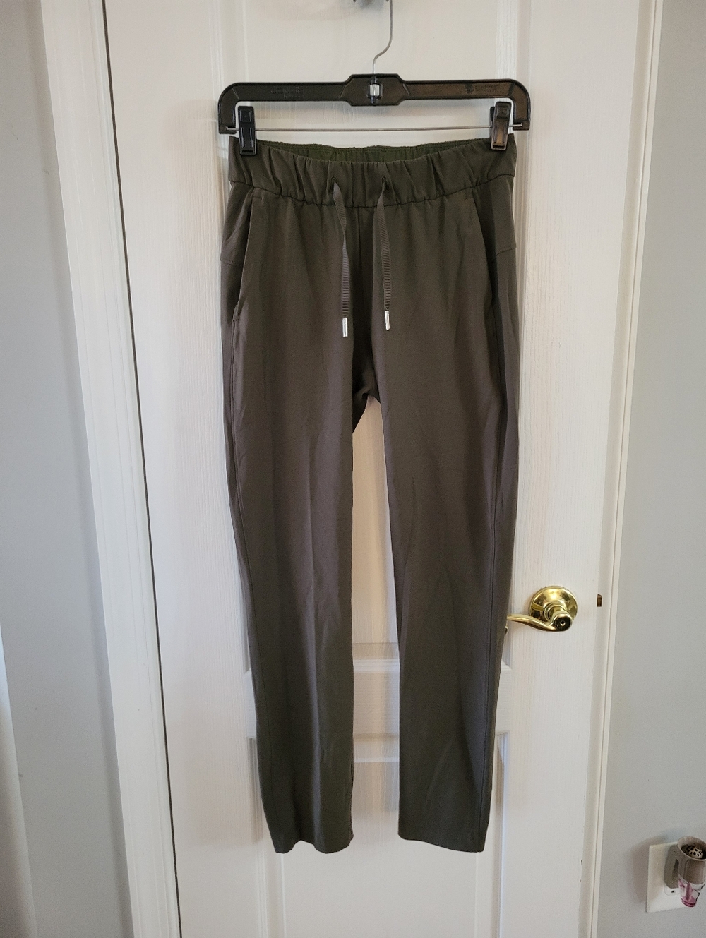Lululemon On The Fly Pant Luxtreme Dark Olive Size 2 Commuter Travel Jogger